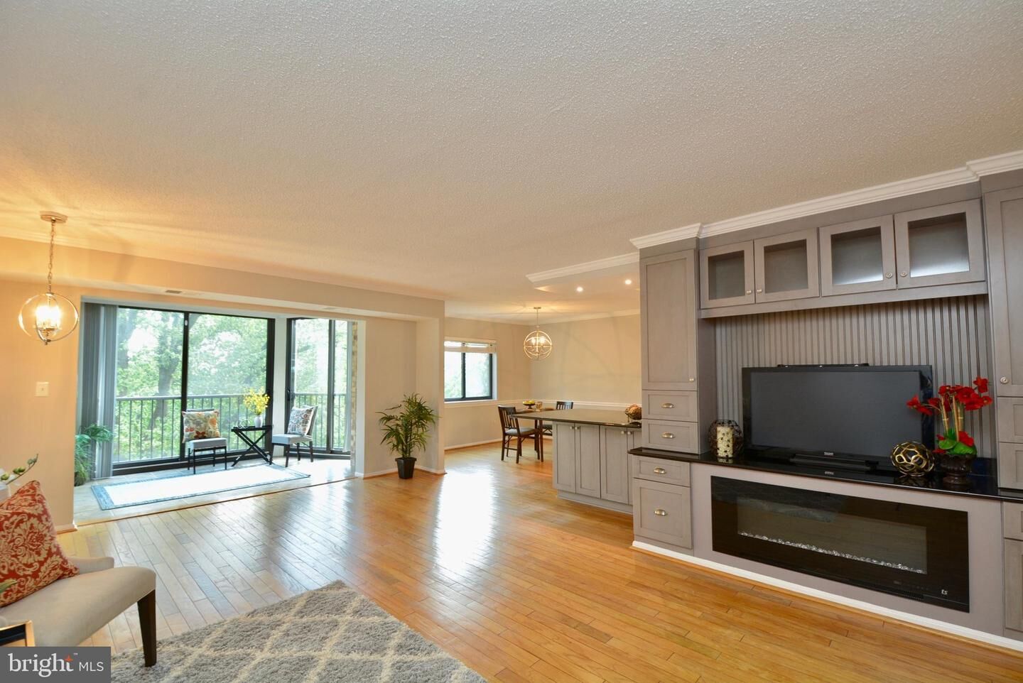 Property Photo: 5901 Mount Eagle Drive 608 VA 22303