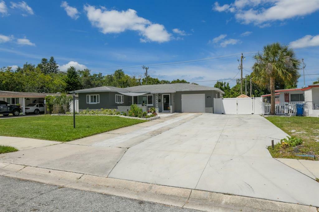 Property Photo:  6008 Dartmouth Drive  FL 34207 