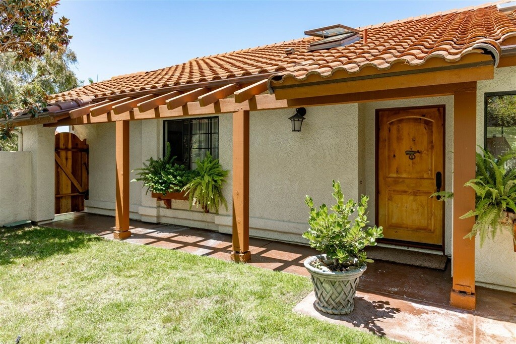 Property Photo:  7020 Snapdragon Dr  CA 92011 