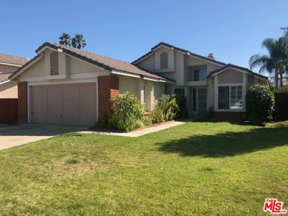 Property Photo:  39599 Cedarwood Drive  CA 92563 