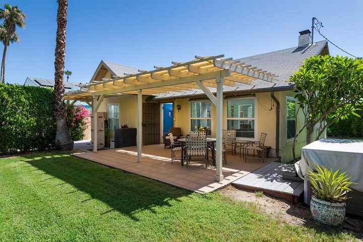 Property Photo:  542 S Calle Ajo  CA 92264 