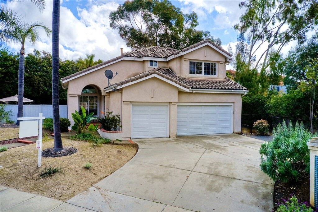 Property Photo: 1195 Avenida Azul CA 92069