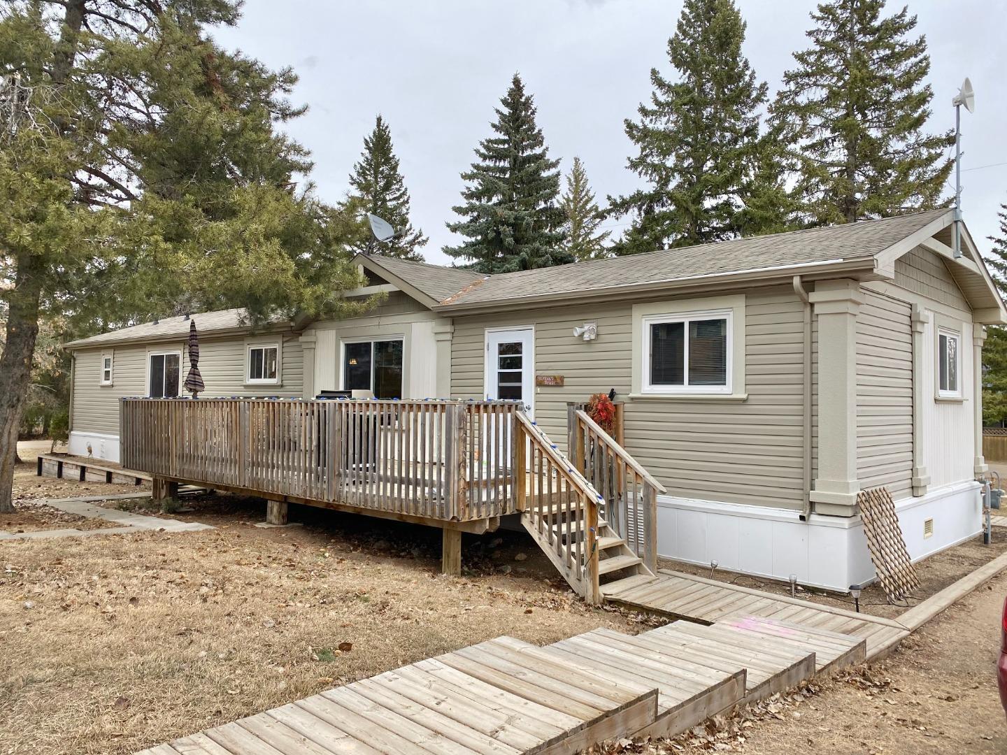 Property Photo: 5132 50 Avenue AB T0B 0Z0