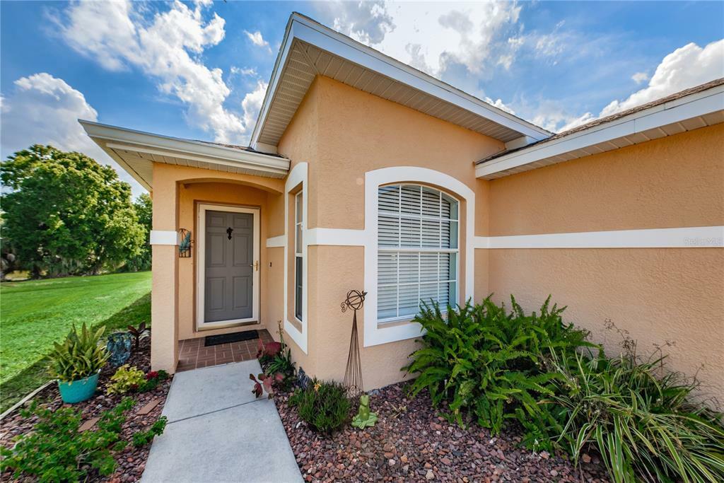 Property Photo:  2926 Walnut Grove Court  FL 34691 