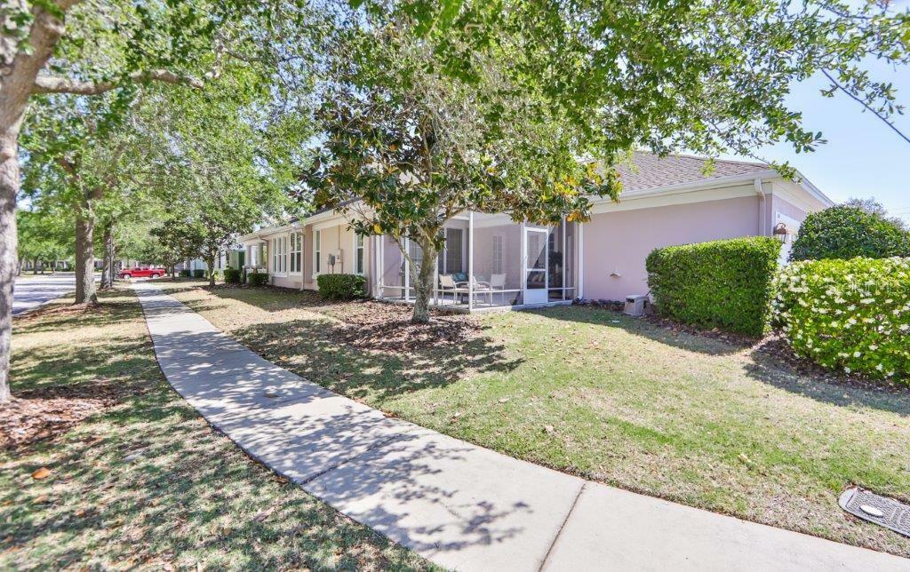 Property Photo:  207 Oceania Court  FL 33572 