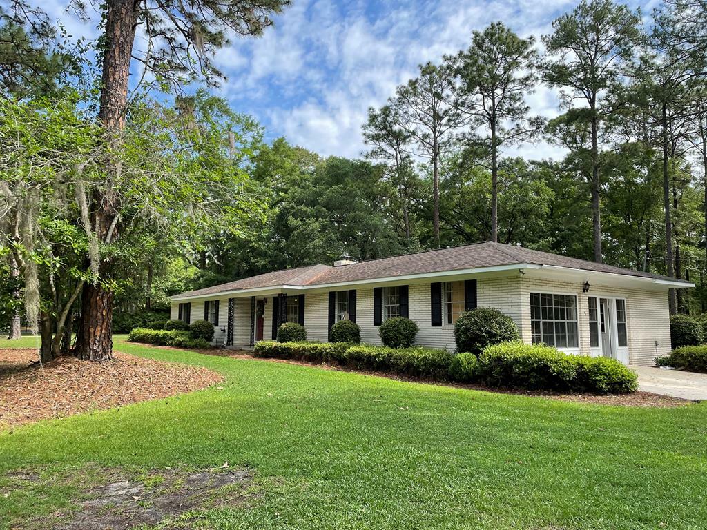 Property Photo:  301 Lakeview Drive  GA 31313 