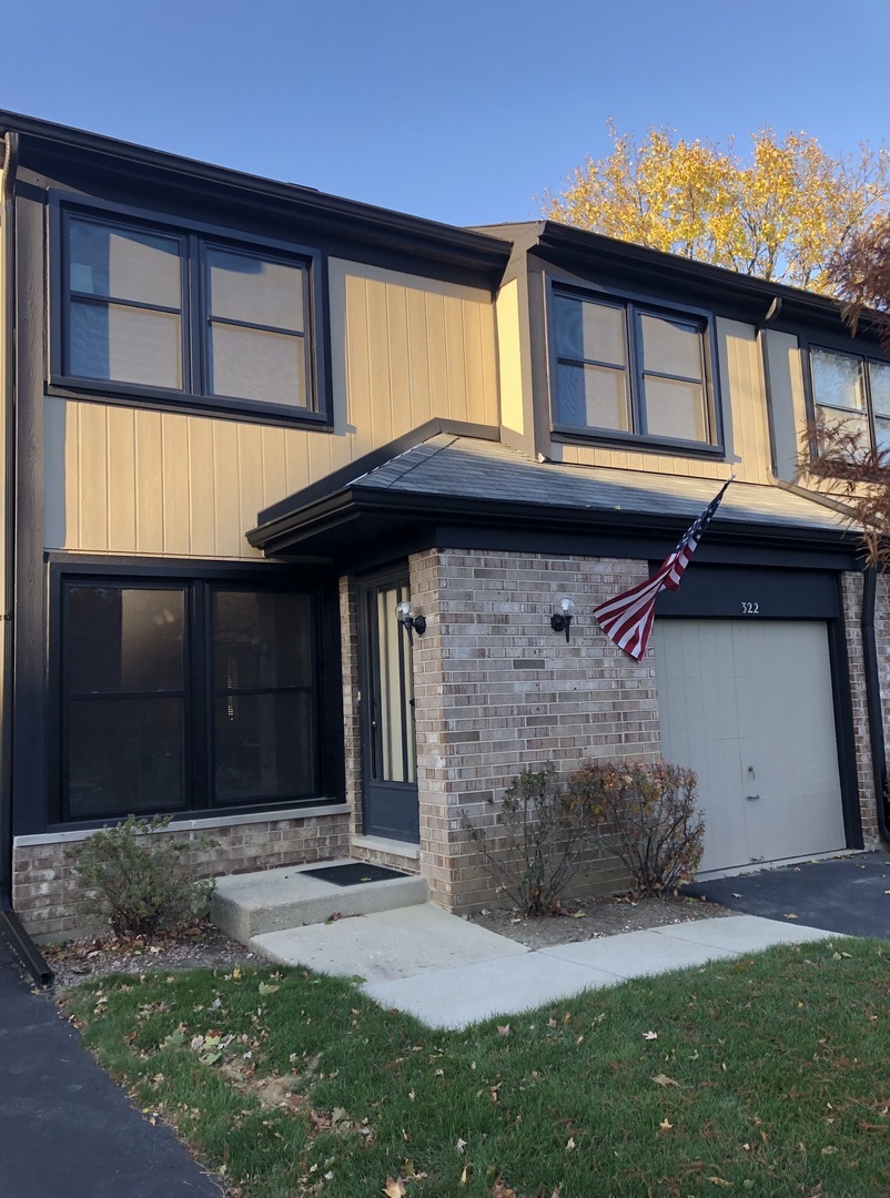 Property Photo:  322 Forestway Lane  IL 60090 