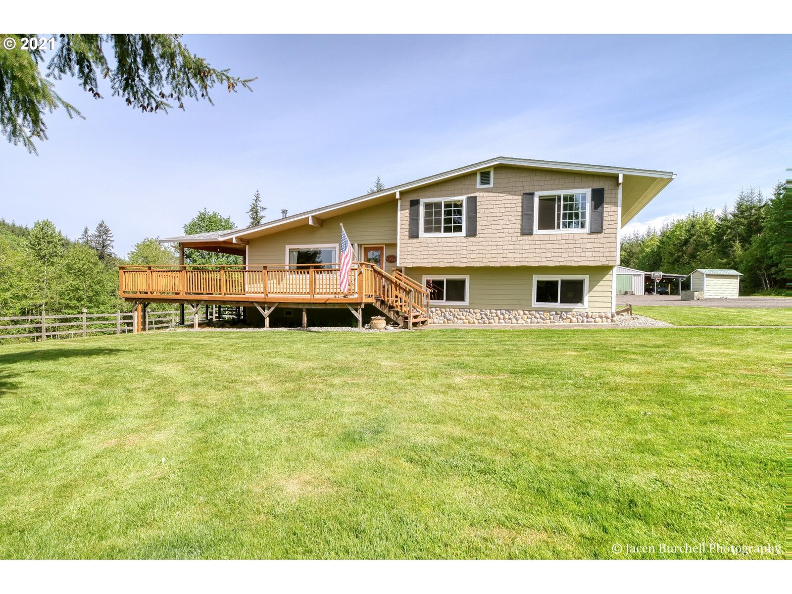 Property Photo:  60599 Rays Way  OR 97051 