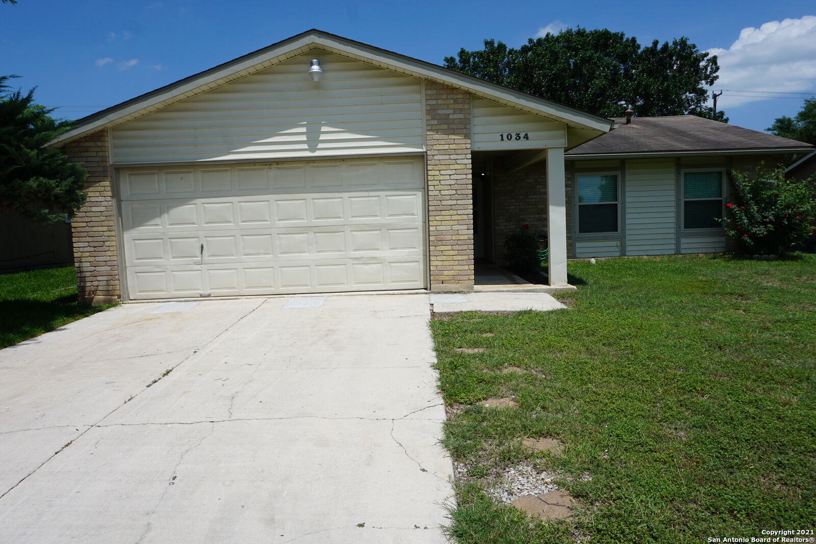 Property Photo: 1034 Cloverbrook St TX 78245