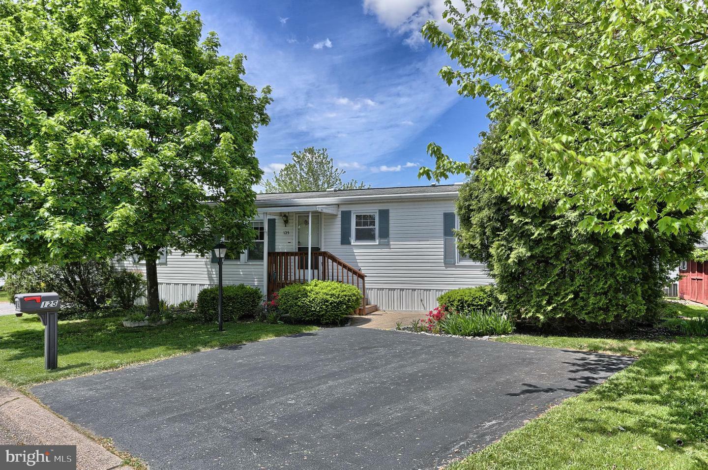 Property Photo:  125 Meadow Run Place  PA 17112 