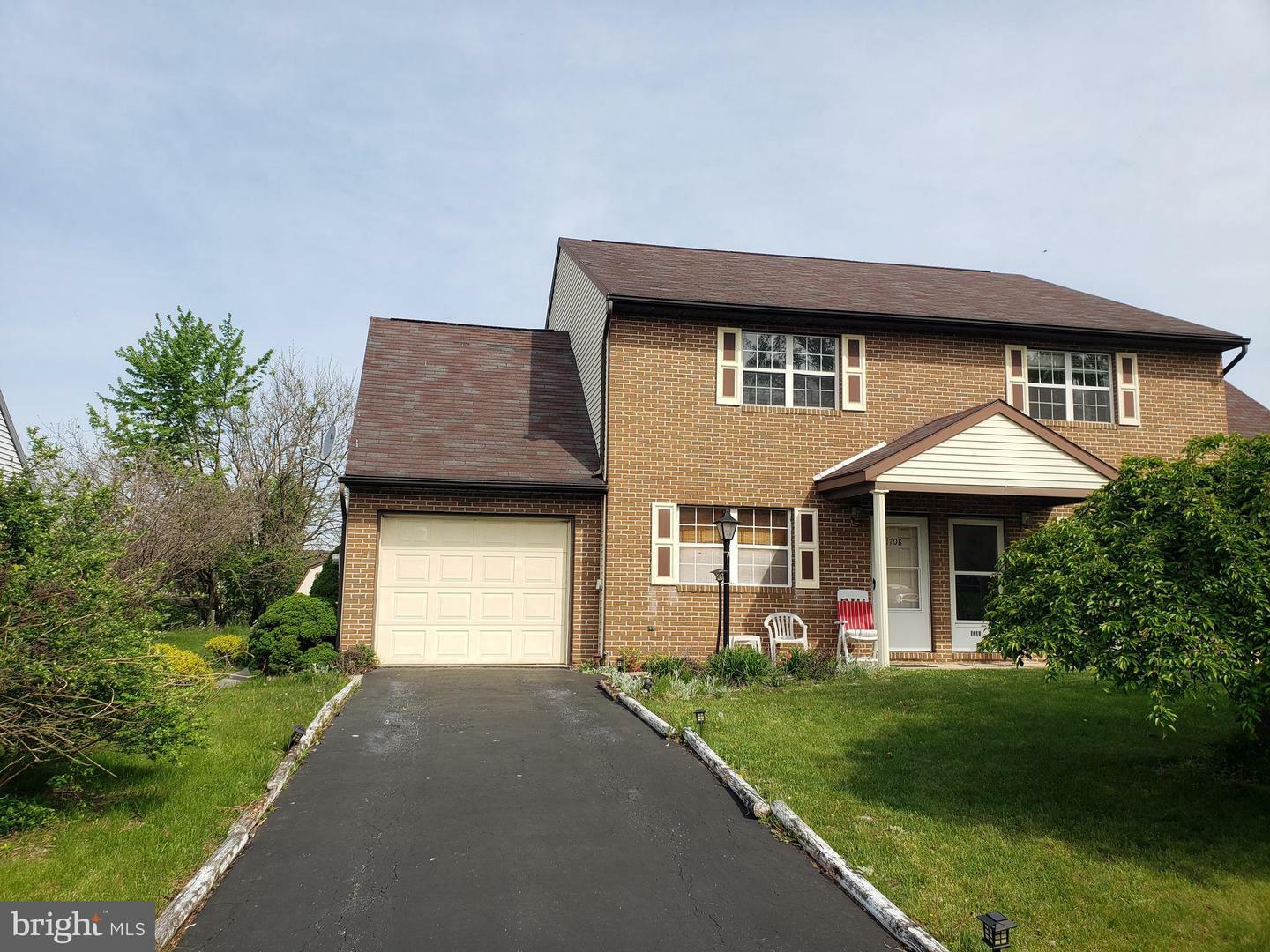 Property Photo:  1708 Condor Lane  PA 17315 