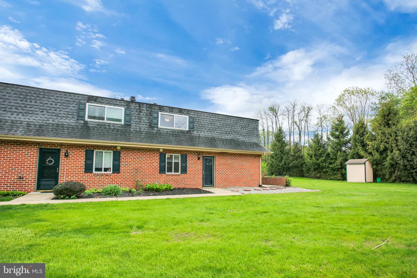 Property Photo: 34 Glenview Circle PA 17019
