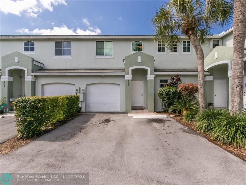 Property Photo: 4740 Grapevine Way 4740 FL 33331