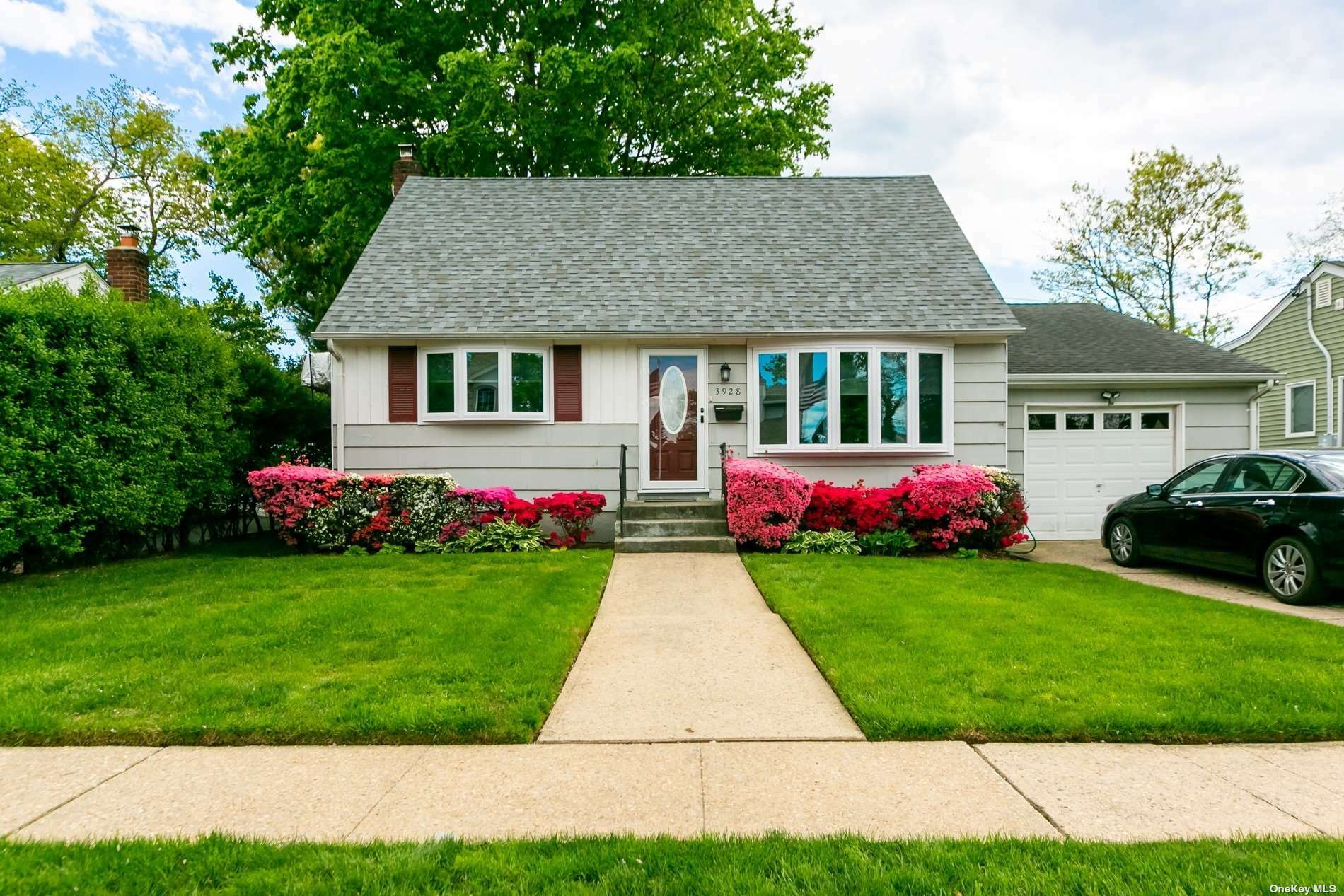 Property Photo:  3928 Keily Drive  NY 11783 