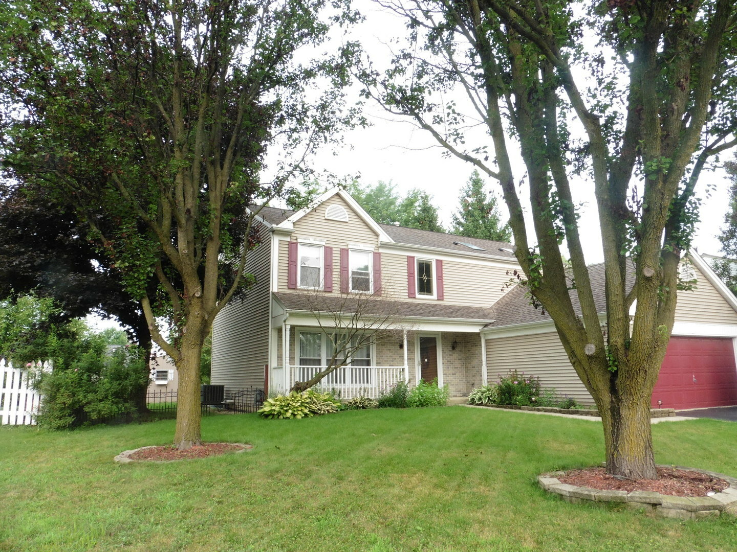 Property Photo: 1430 Yosemite Parkway IL 60102