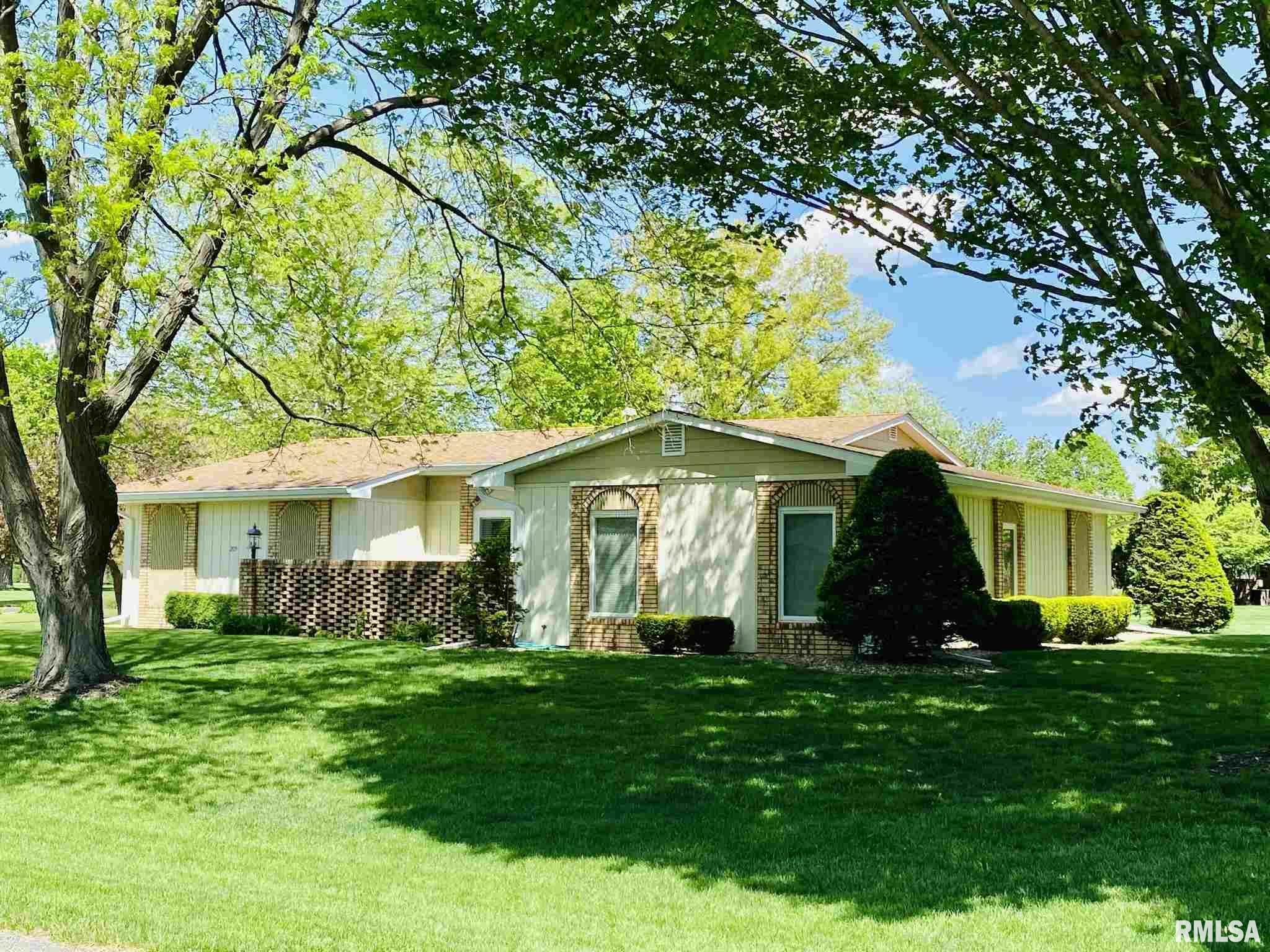 Property Photo:  205 Illini  IL 61401 