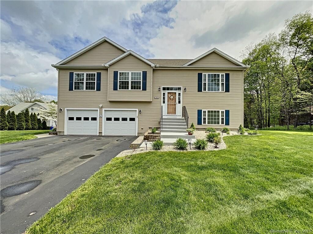 Property Photo:  274 Long Hill Street  CT 06108 