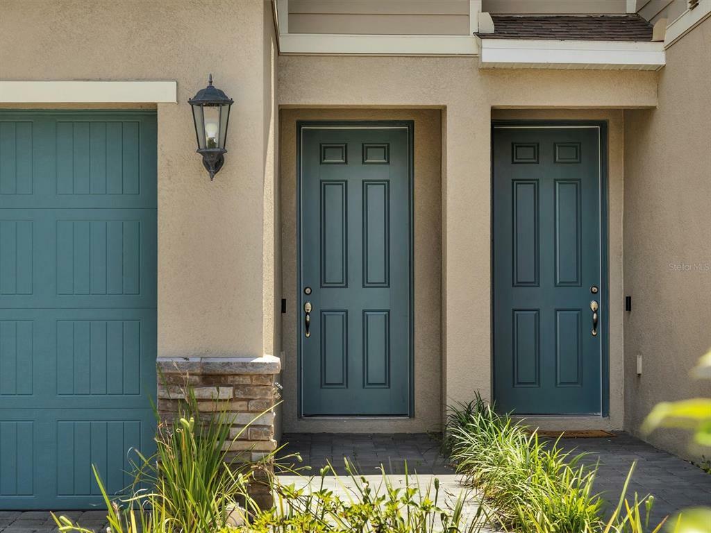 Property Photo: 11630 Woodleaf Drive FL 34211