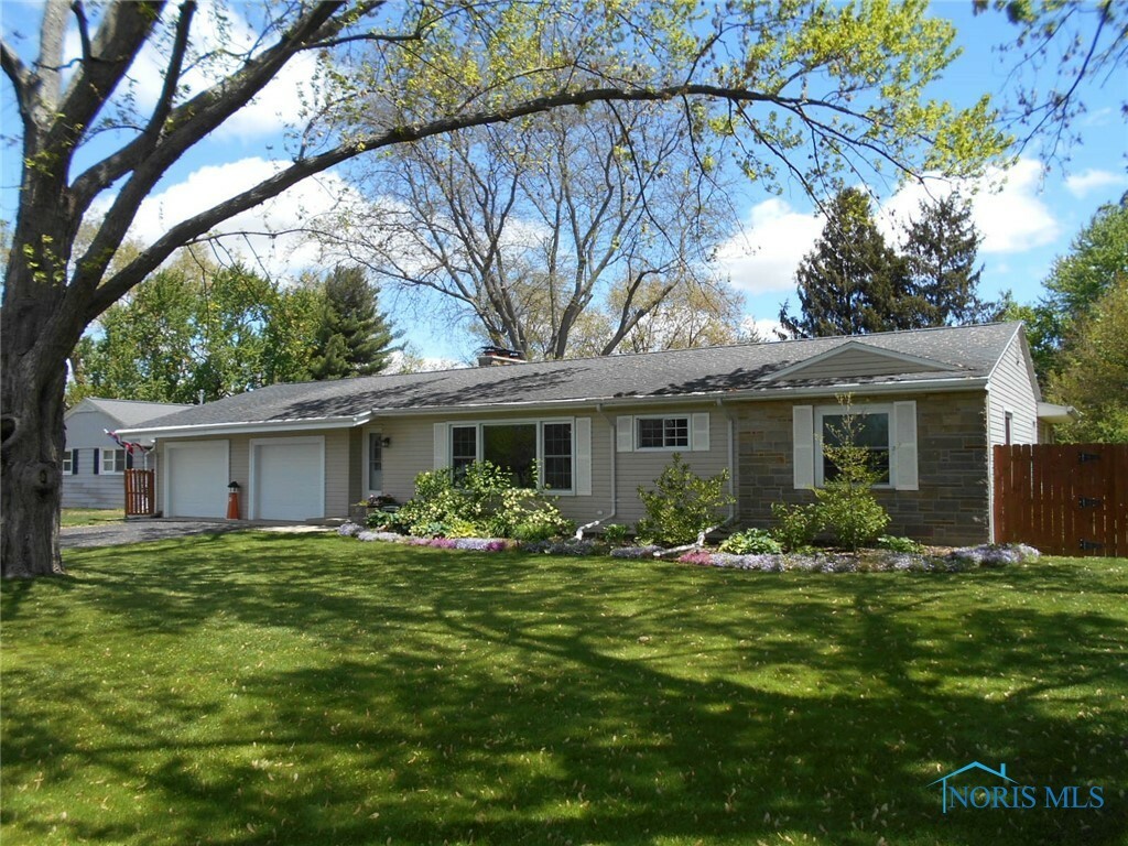 Property Photo:  1827 Brookside Drive  OH 45840 