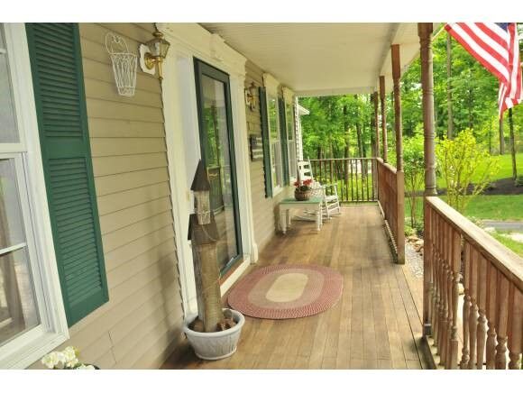 Property Photo: 3 Wolfe Lane NH 03110