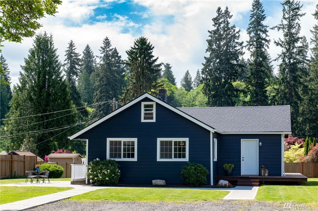 Property Photo:  2445 Erlands Point Rd NW  WA 98312 