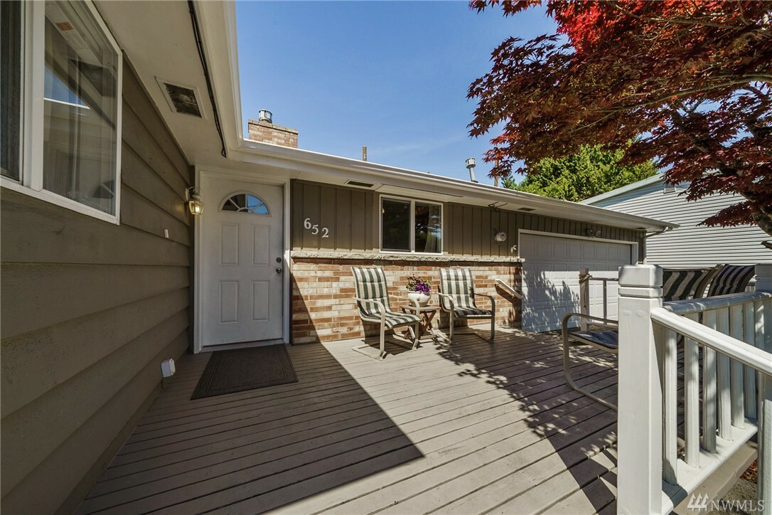 Property Photo: 652 S 305th St WA 98003