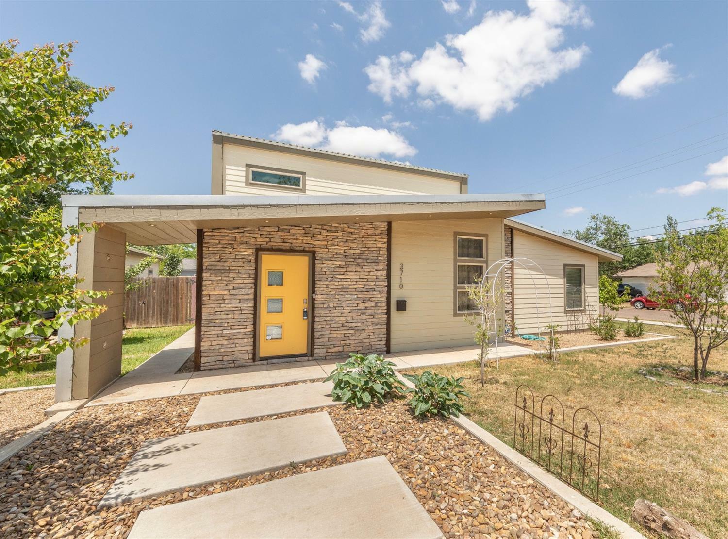 Property Photo:  3710 Elgin Avenue  TX 79413 