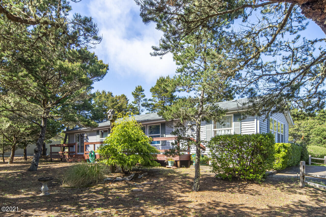 Property Photo:  2702 NW Bayshore Loop  OR 97394 