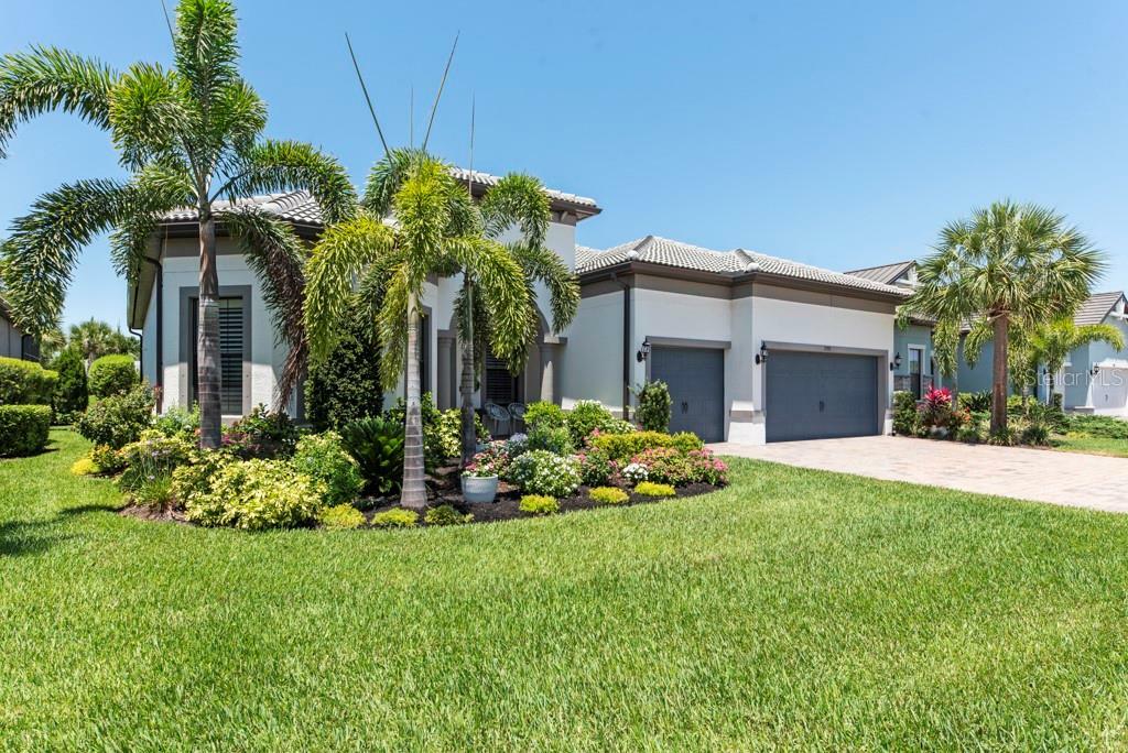 Property Photo:  7793 Grande Shores Drive  FL 34240 