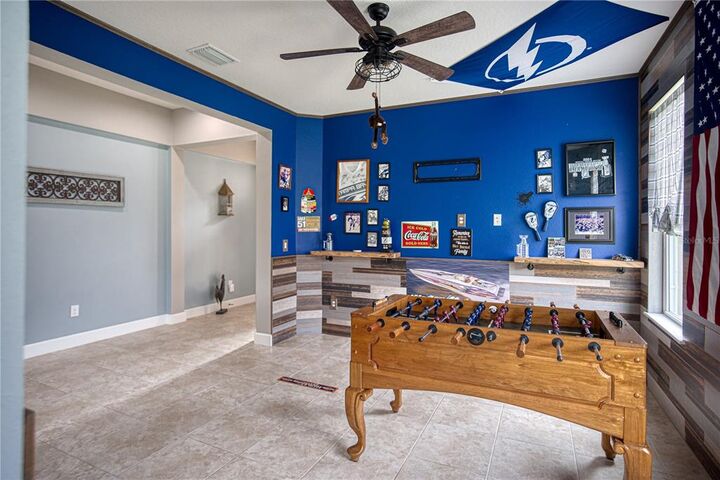 Property Photo:  4622 Los Robles Court  FL 34221 