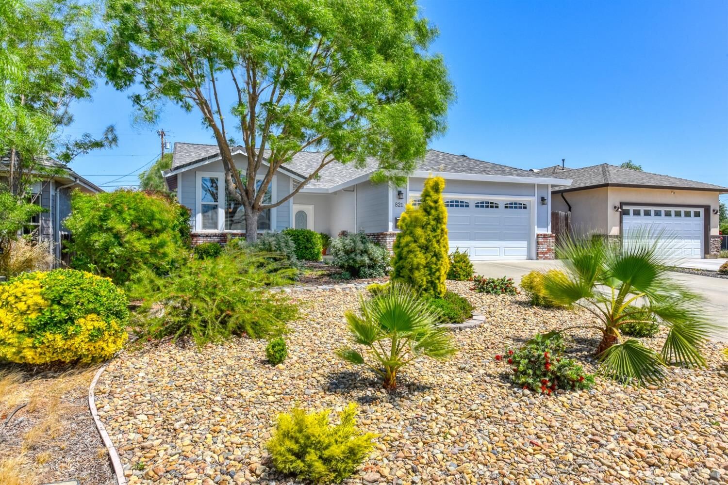 Property Photo:  821 B Street  CA 95648 