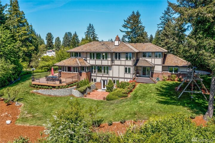 Property Photo: 617 SW 201st St WA 98166