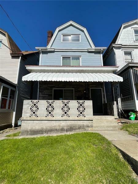 Property Photo:  724 Wills St  PA 15211 