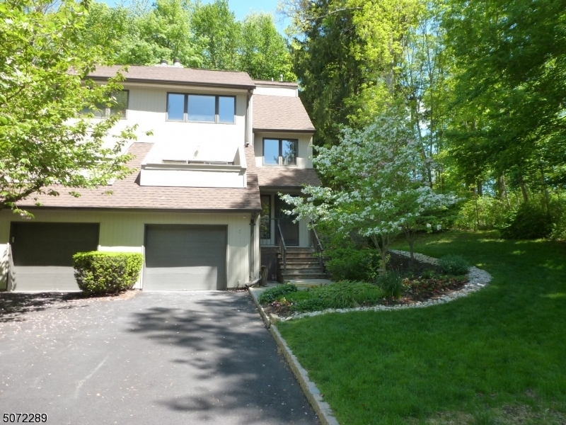 Property Photo: 3 Newcastle Ct NJ 07046