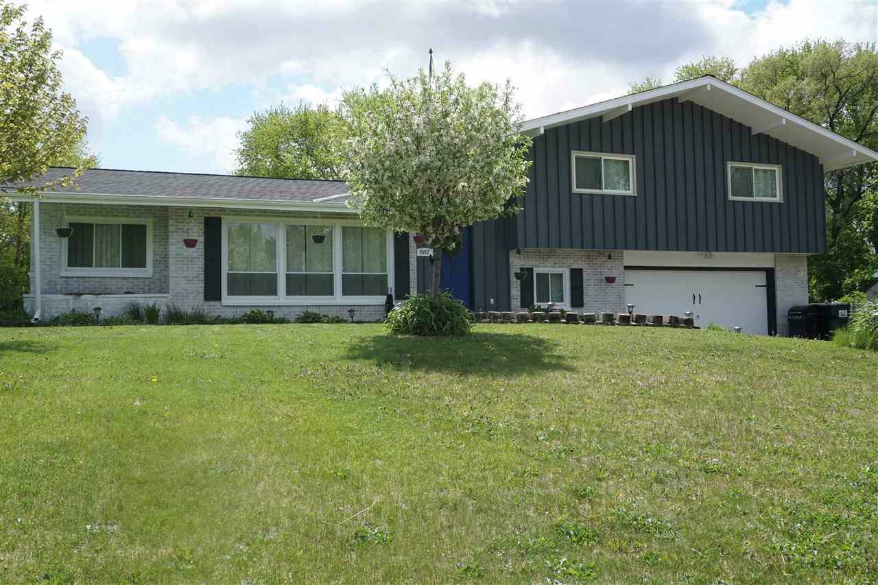 Property Photo:  882 Lilac Rd  WI 53511 