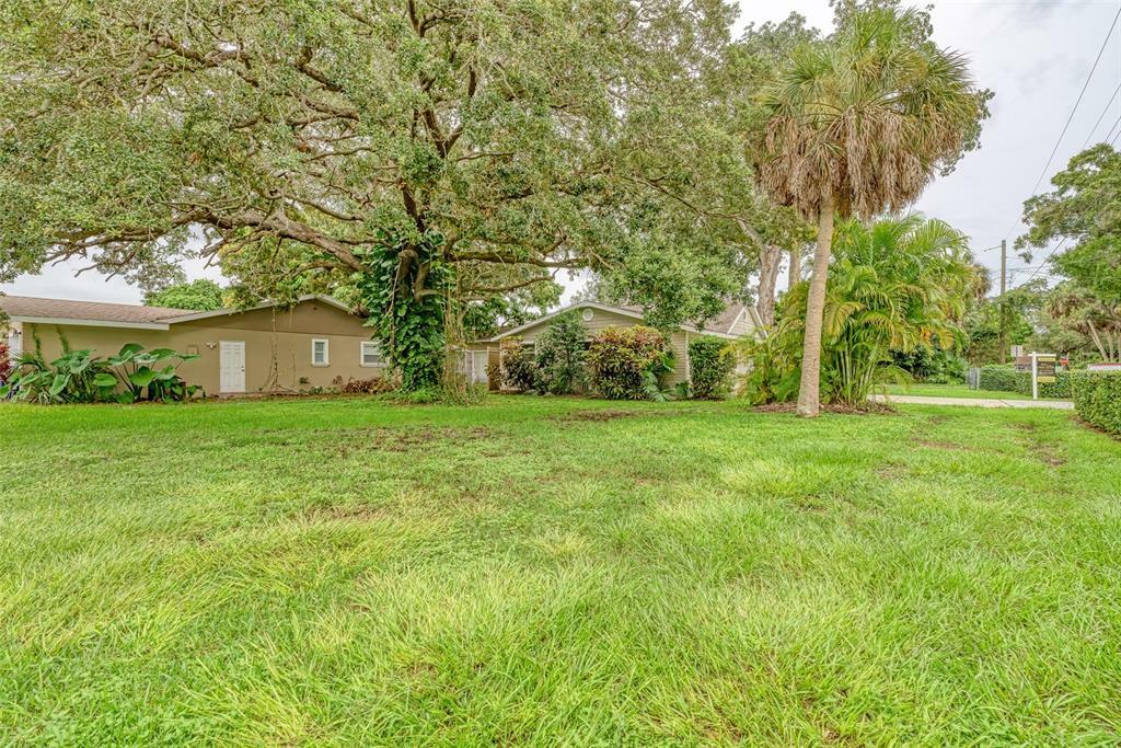 Property Photo:  4817 33rd Street W  FL 34207 