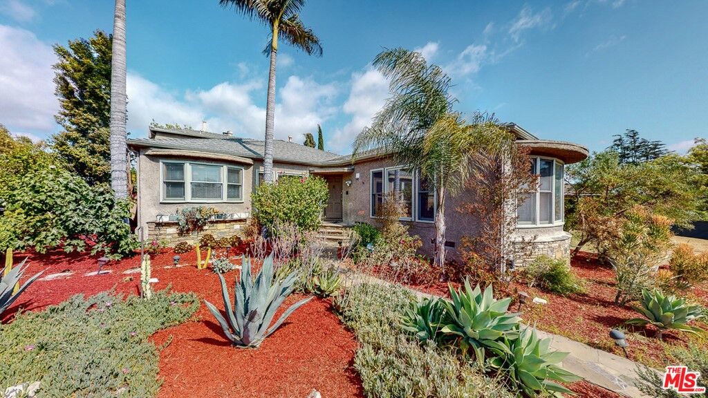 Property Photo:  2504 13th Avenue  CA 90018 