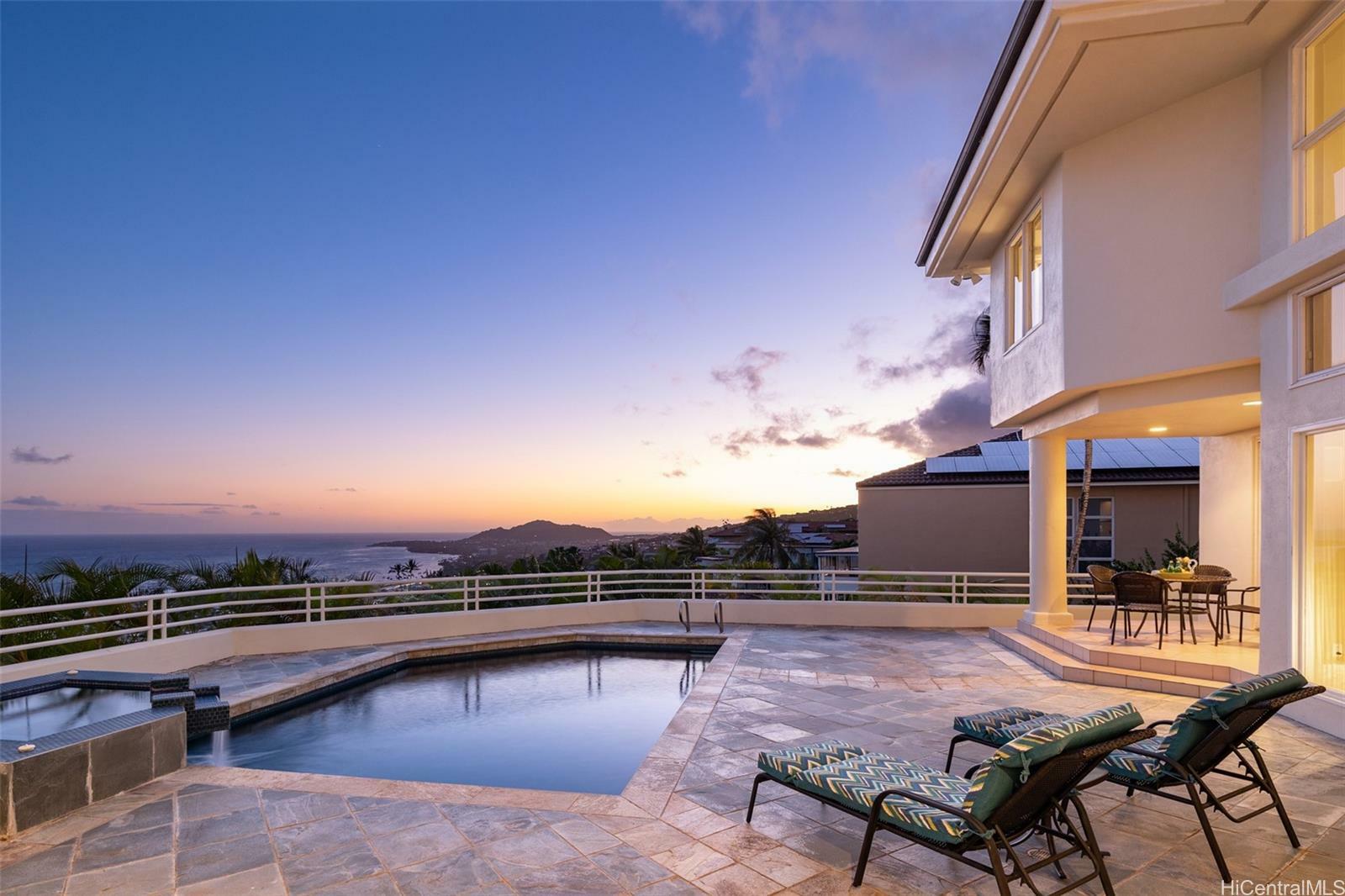 Property Photo: 131 Maono Place HI 96821