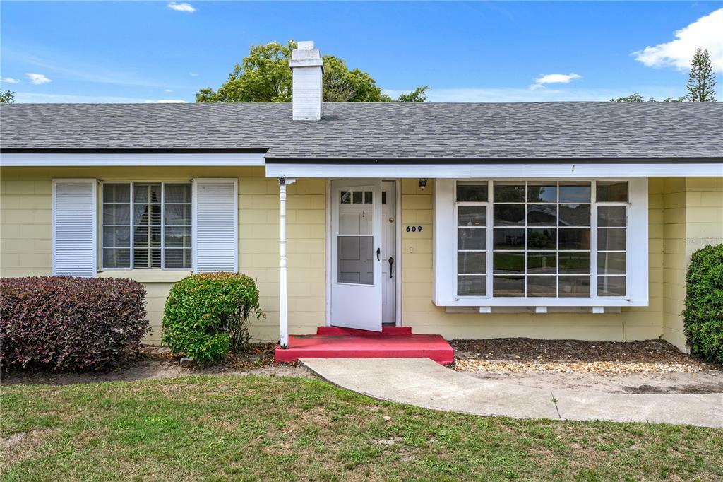 Property Photo:  609 Carvell Drive  FL 32792 