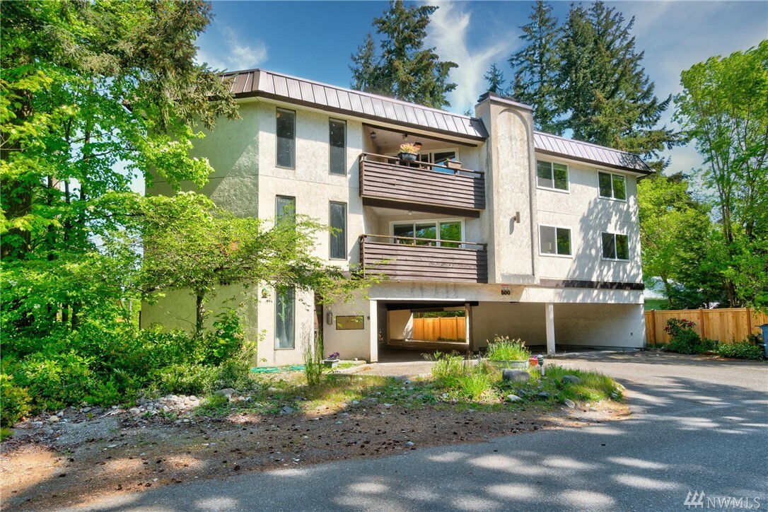 Property Photo:  500 N 149th 203  WA 98133 