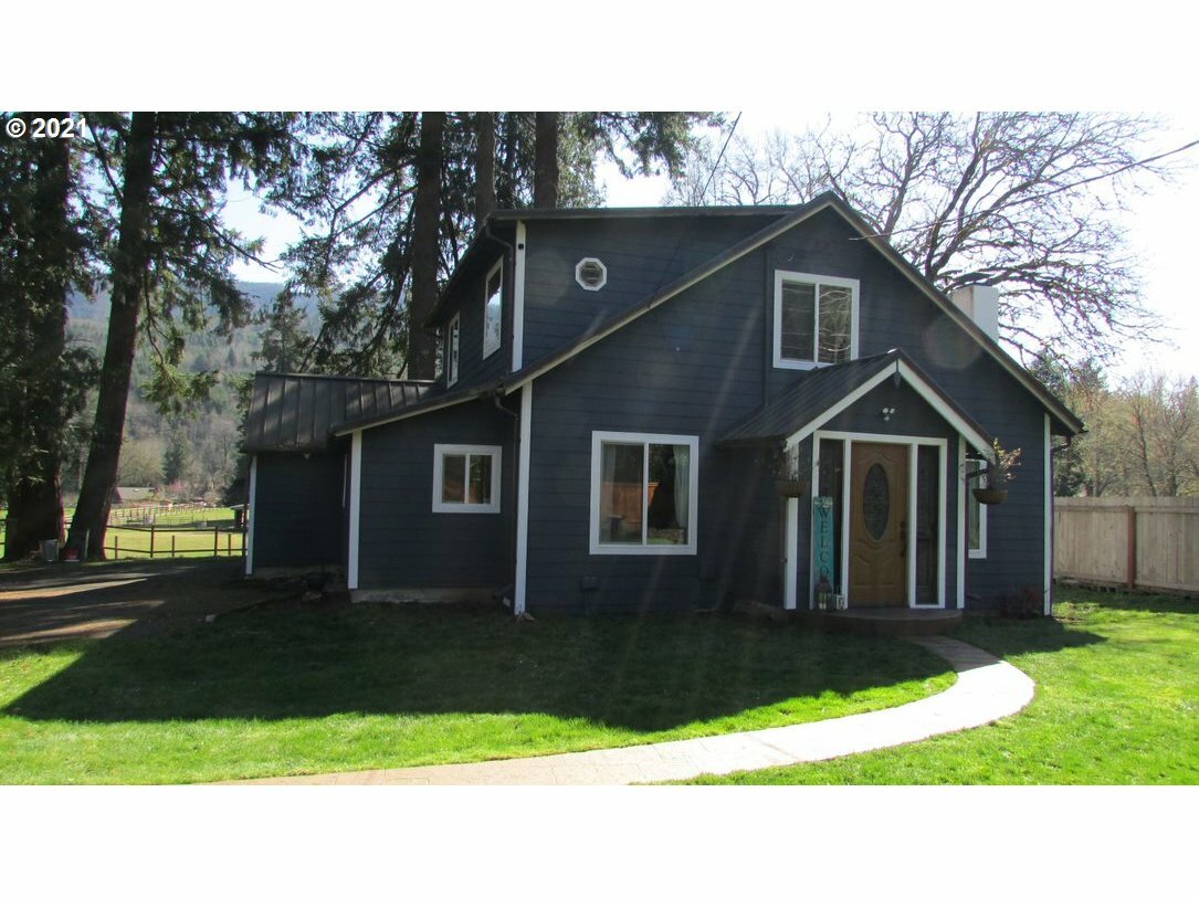 Property Photo: 42364 McKenzie Hwy OR 97478