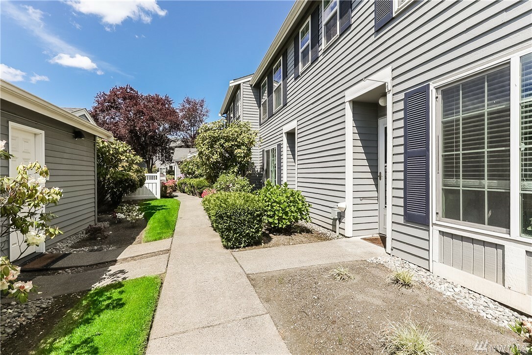 Property Photo: 5928 S 238th Ct A2 WA 98032