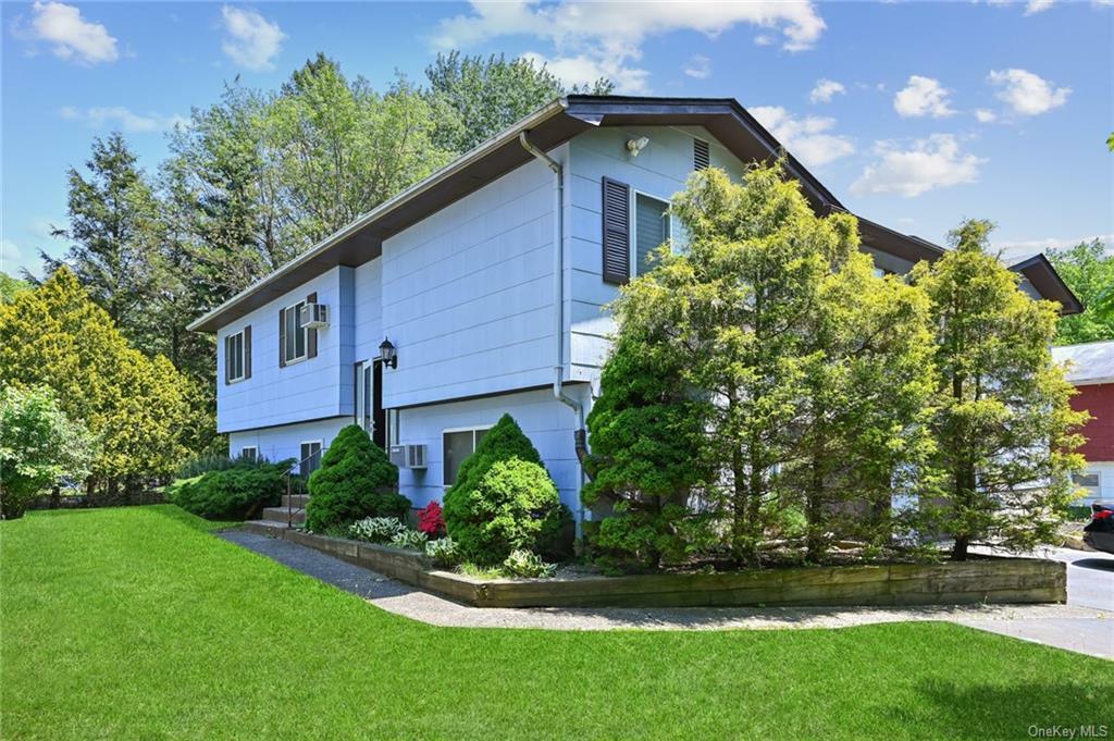 Property Photo:  31 Phyllis Drive  NY 10970 