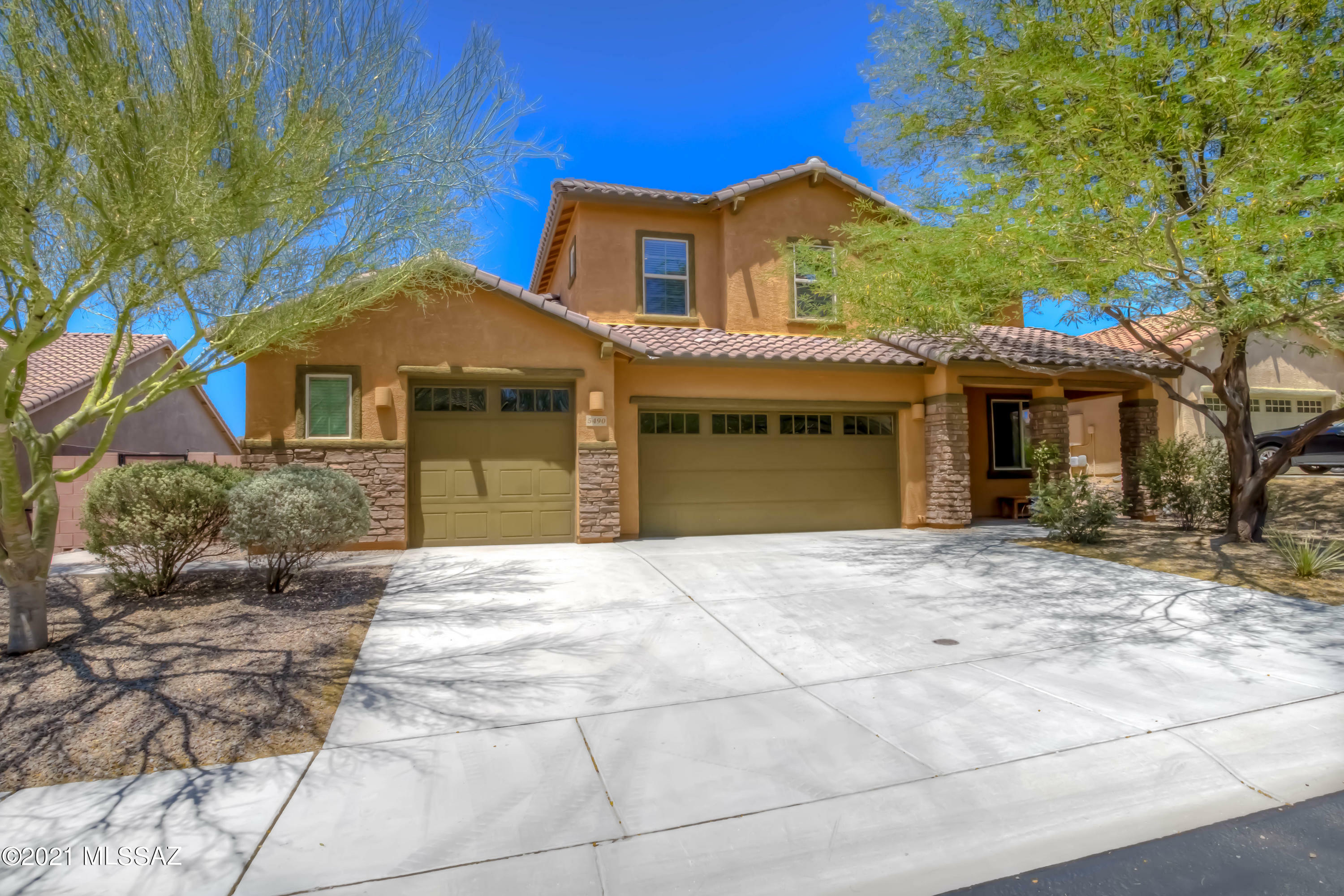 Property Photo: 5490 W Dry Creek Court AZ 85658