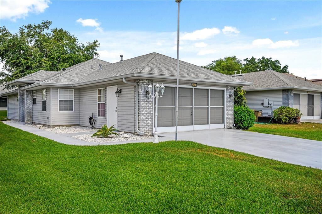 Property Photo:  21613 Queen Elizabeth Court  FL 34748 