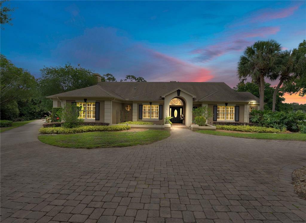 Property Photo: 8506 Sunset Willow Court FL 32835