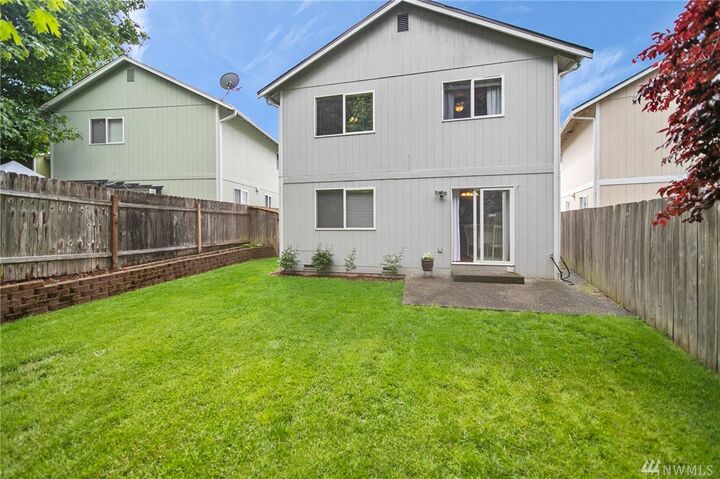 Property Photo: 714 NE Flagstone Lane WA 98310