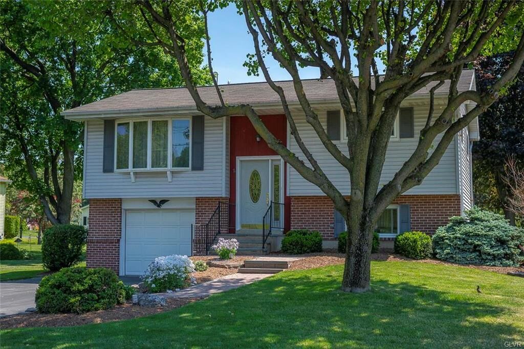 Property Photo:  3030 Santee Road  PA 18020 