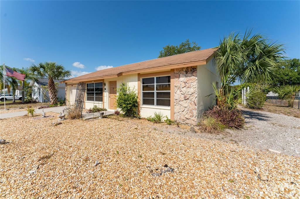 Property Photo: 6353 Drucker Circle FL 33981