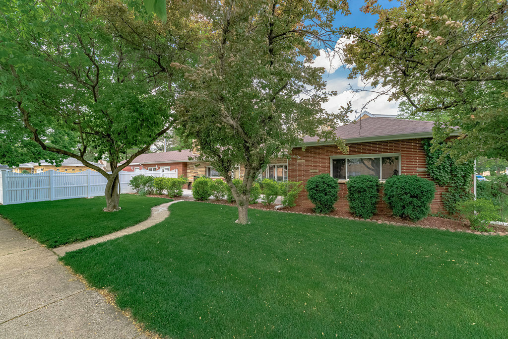 Property Photo: 3850 W 93rd Street IL 60805